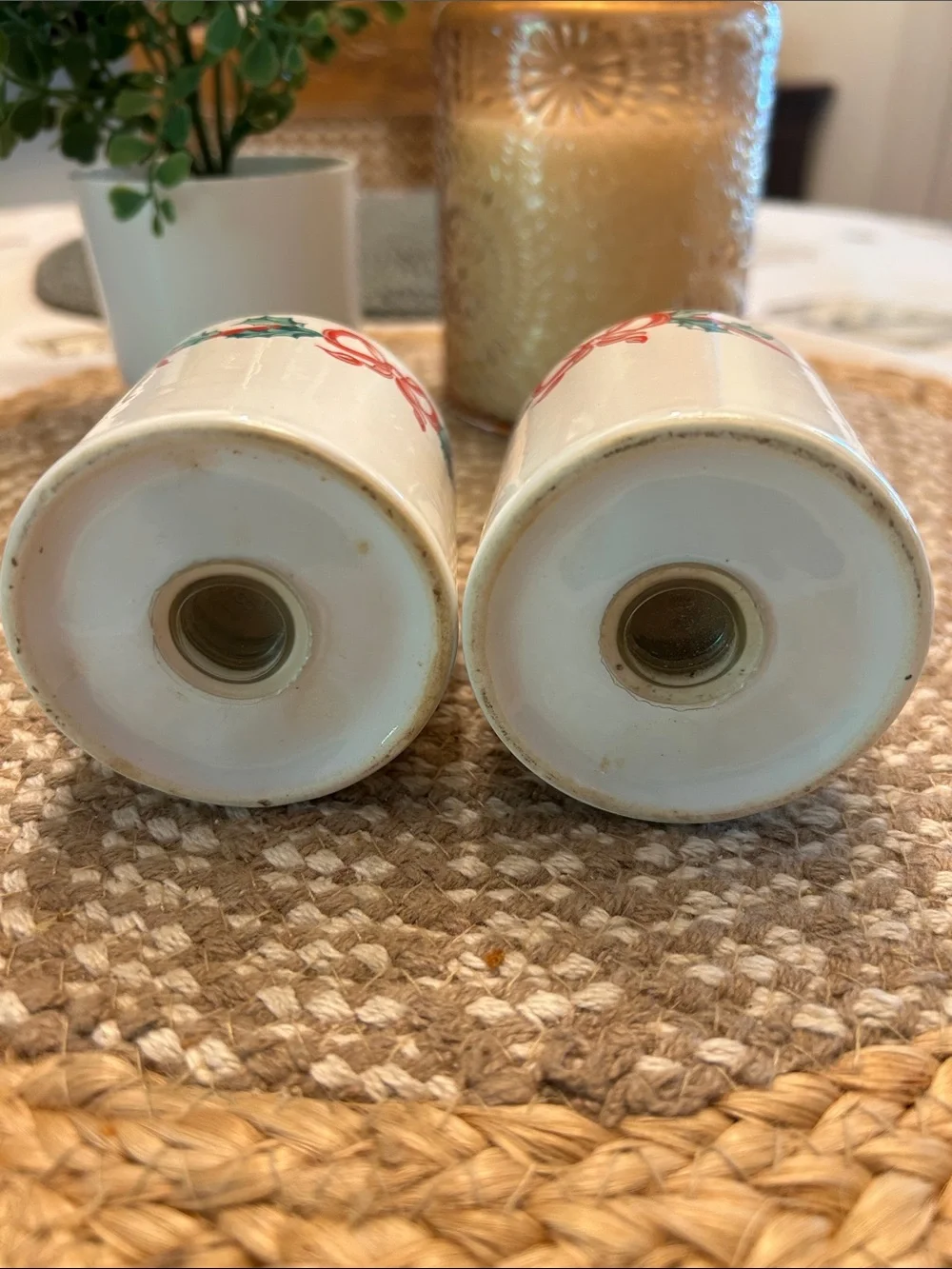 Christmas Ribbons by INTERNATIONAL Salt and Pepper set
